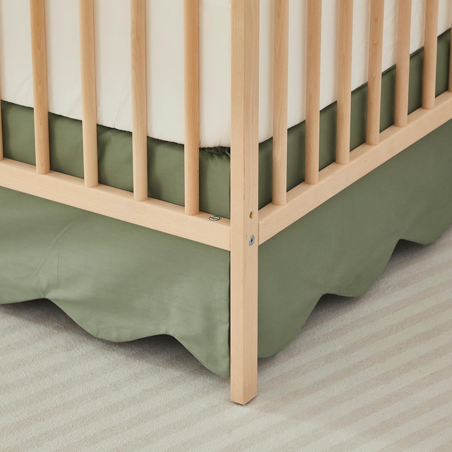 Scallop Edge Cotton Crib Skirt - Baby Nursery Green recensione e prezzo